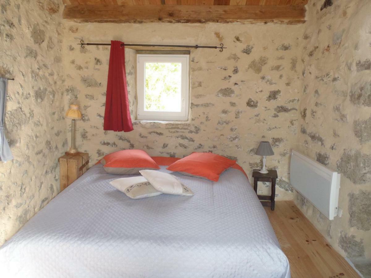 Chambres Du Domaine De Bombes Mostuejouls Bagian luar foto